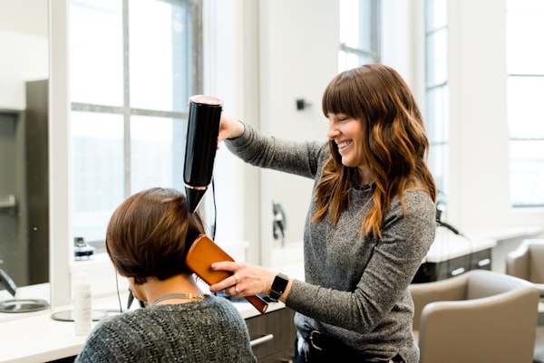 Komplett-Service: Haarschnitt, Bart und Styling bei RAID Royal Studios